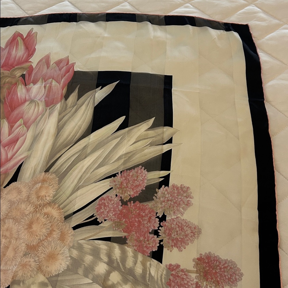 Vintage Valentino Scarf - Picture 8 of 13